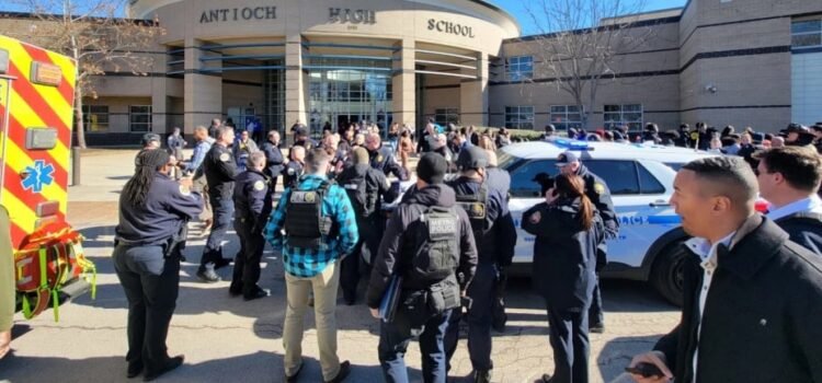 Tiroteo en preparatoria de Tennessee deja un muerto y dos heridos