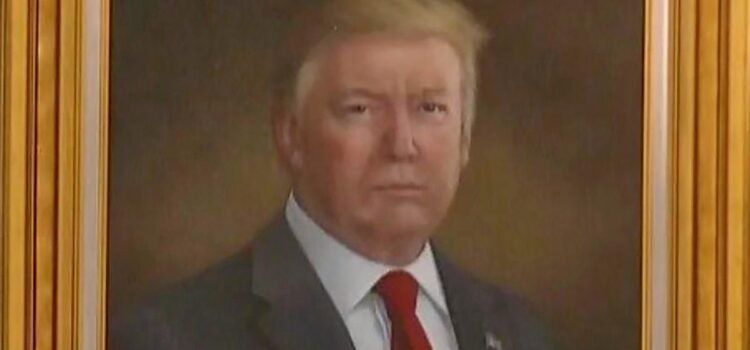 Trump enfurece al ver su retrato “distorsionado” en el Capitolio de Colorado