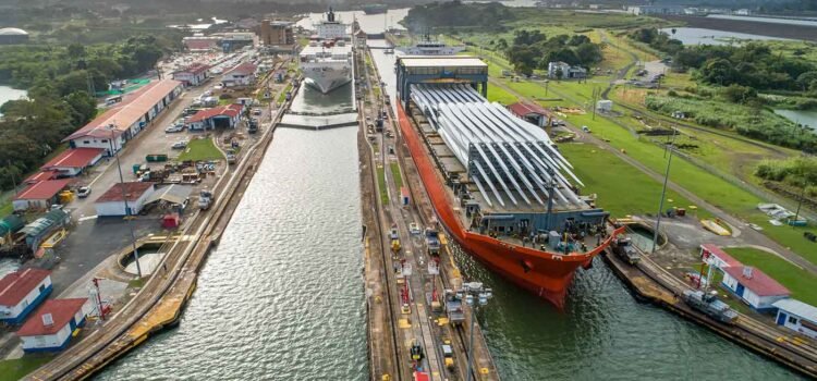 Estados Unidos negocia que sus buques de guerra pasen “gratis” por el Canal de Panamá Estados Unidos negocia que sus buques de guerra pasen “gratis” por el Canal de Panamá