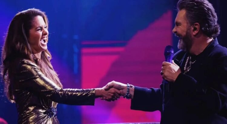 Lucero recibe emotivo homenaje por sus 45 años de carrera