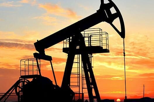 Trump exige precios bajos del petróleo tras tensión con Irán
