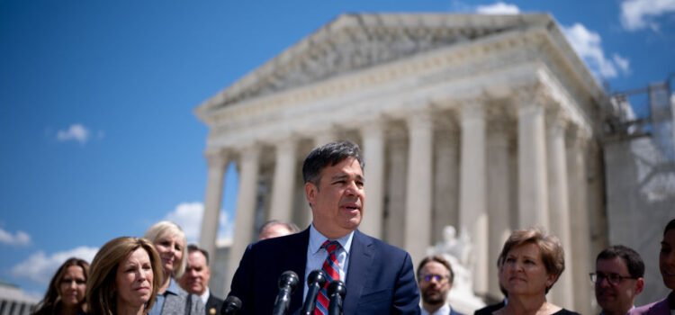 Acuerdo judicial federal protege a médicos de Idaho que derivan casos de aborto fuera del estado