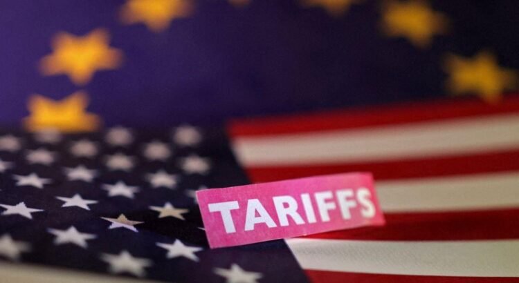 La Unión Europea y Estados Unidos negocian un acuerdo comercial con aranceles a los Veintisiete del 15%