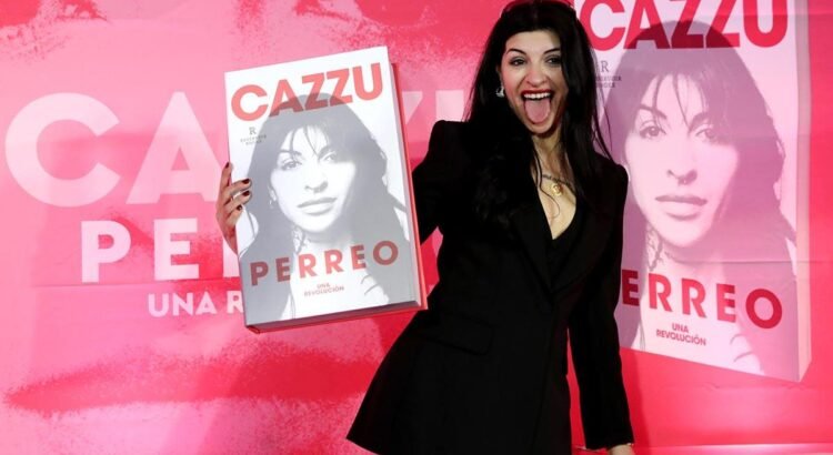 Cazzu presenta en México libro que revoluciona con “feminismo” la música y el perreo Cazzu presenta en México libro que revoluciona con “feminismo” la música y el perreo