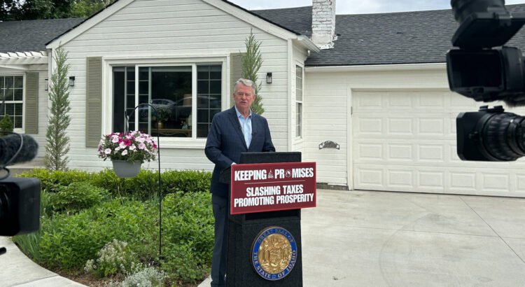 El gobernador de Idaho pide a las agencias estatales recortar los presupuestos en un 3% El gobernador de Idaho pide a las agencias estatales recortar los presupuestos en un 3%