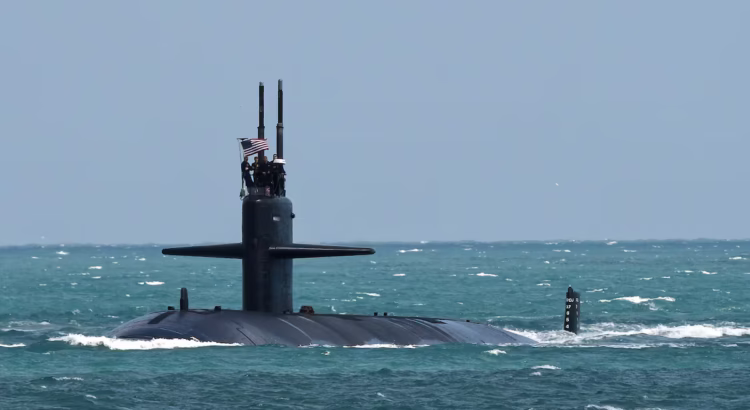 Trump envía dos submarinos nucleares a zonas cercanas a Rusia