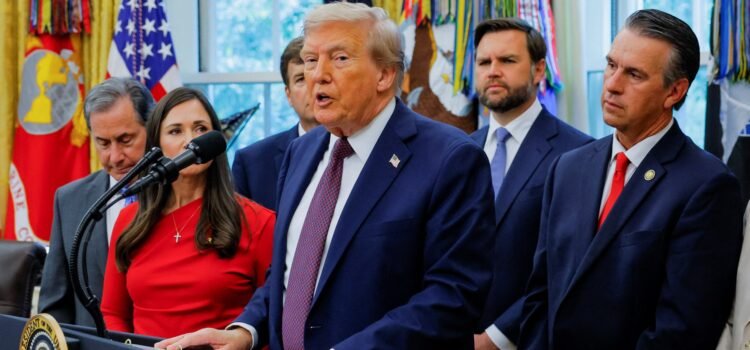 EU ataca embarcación en el Caribe y mata a 11; eran narcos del Tren de Aragua, dice Trump