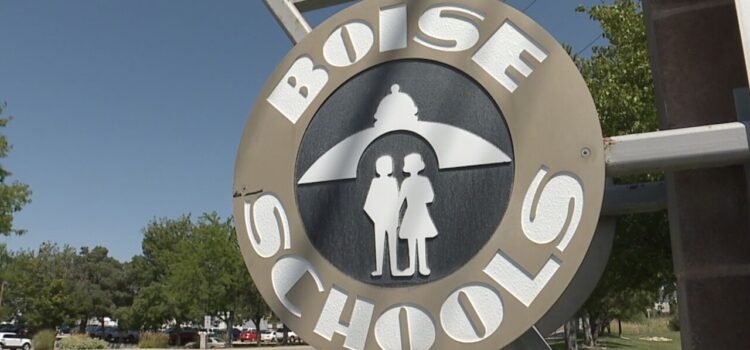 Demanda por agravio presentada contra el Distrito Escolar de Boise por violar la ley de baños escolares