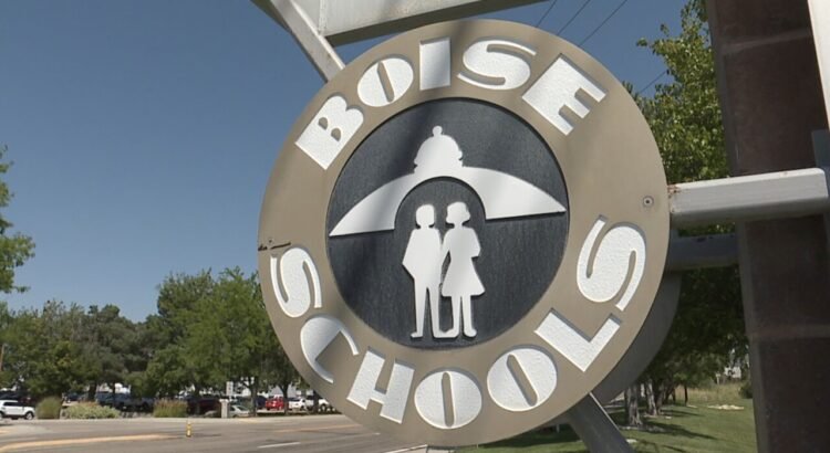 Demanda por agravio presentada contra el Distrito Escolar de Boise por violar la ley de baños escolares
