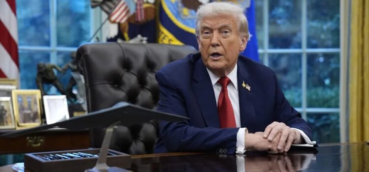 Trump anuncia aranceles a medicinas, camiones y muebles