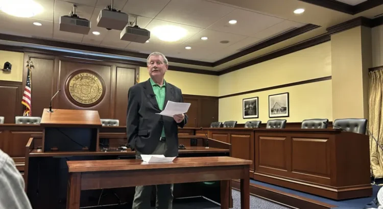 Los jubilados piden a Idaho que restablezca los ajustes por costo de vida en las pensiones. Los jubilados piden a Idaho que restablezca los ajustes por costo de vida en las pensiones.