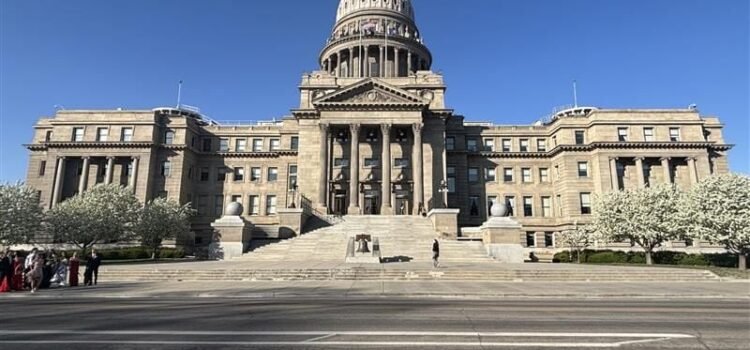 Un grupo de Idaho quiere designar la carretera estatal como “Autopista Conmemorativa Charlie Kirk”.