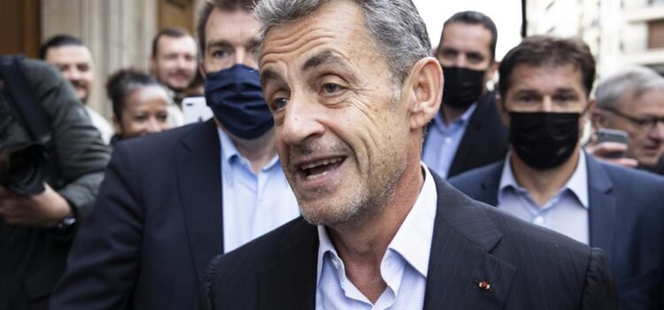 El expresidente francés Sarkozy sale de prisión tras 20 días: “Ha sido muy duro”