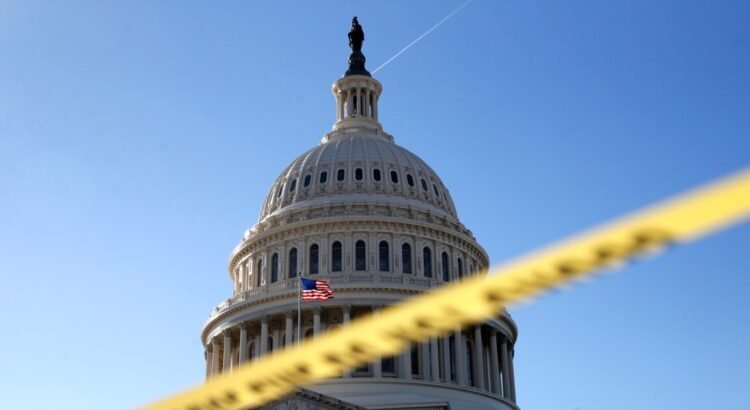 El Senado de Estados Unidos da el primer paso para terminar el cierre del Gobierno El Senado de Estados Unidos da el primer paso para terminar el cierre del Gobierno