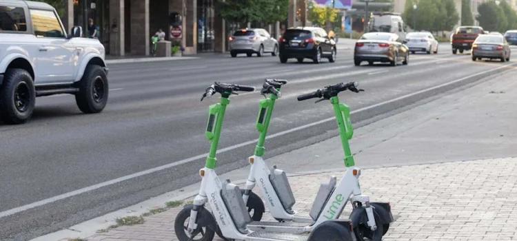 El uso de patinetes eléctricos —y su «nivel de peligro»— está en aumento en Boise.