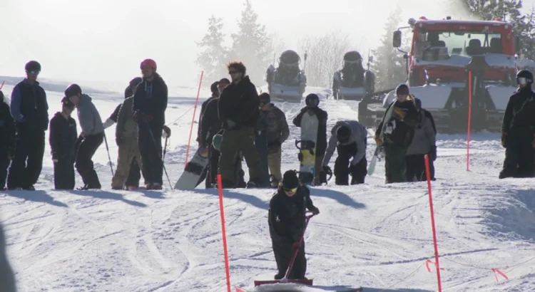 Bogus Basin abre la temporada con operaciones limitadas debido a las bajas nevadas Bogus Basin abre la temporada con operaciones limitadas debido a las bajas nevadas