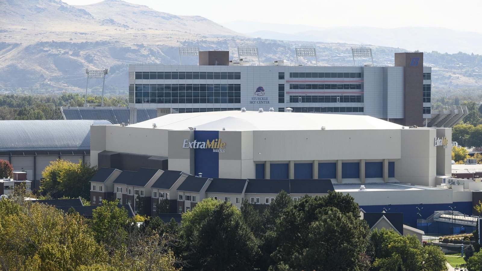 Boise State podría renovar aún más el estadio de fútbol americano y el pabellón de baloncesto.