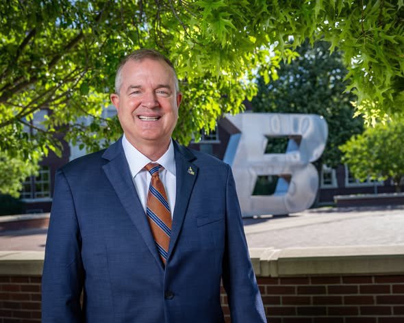 David Hahn es nombrado octavo presidente de la Universidad Estatal de Boise.