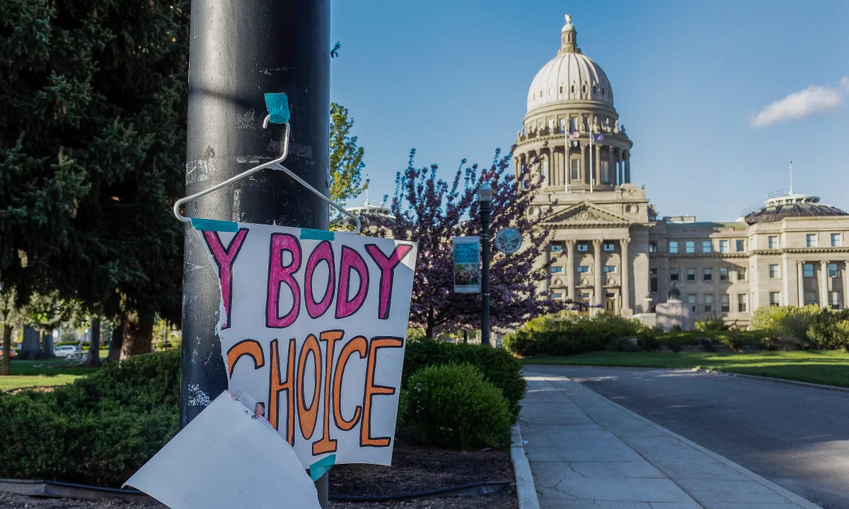Un juez federal impide que Idaho procese a los médicos que practican abortos para proteger la salud.